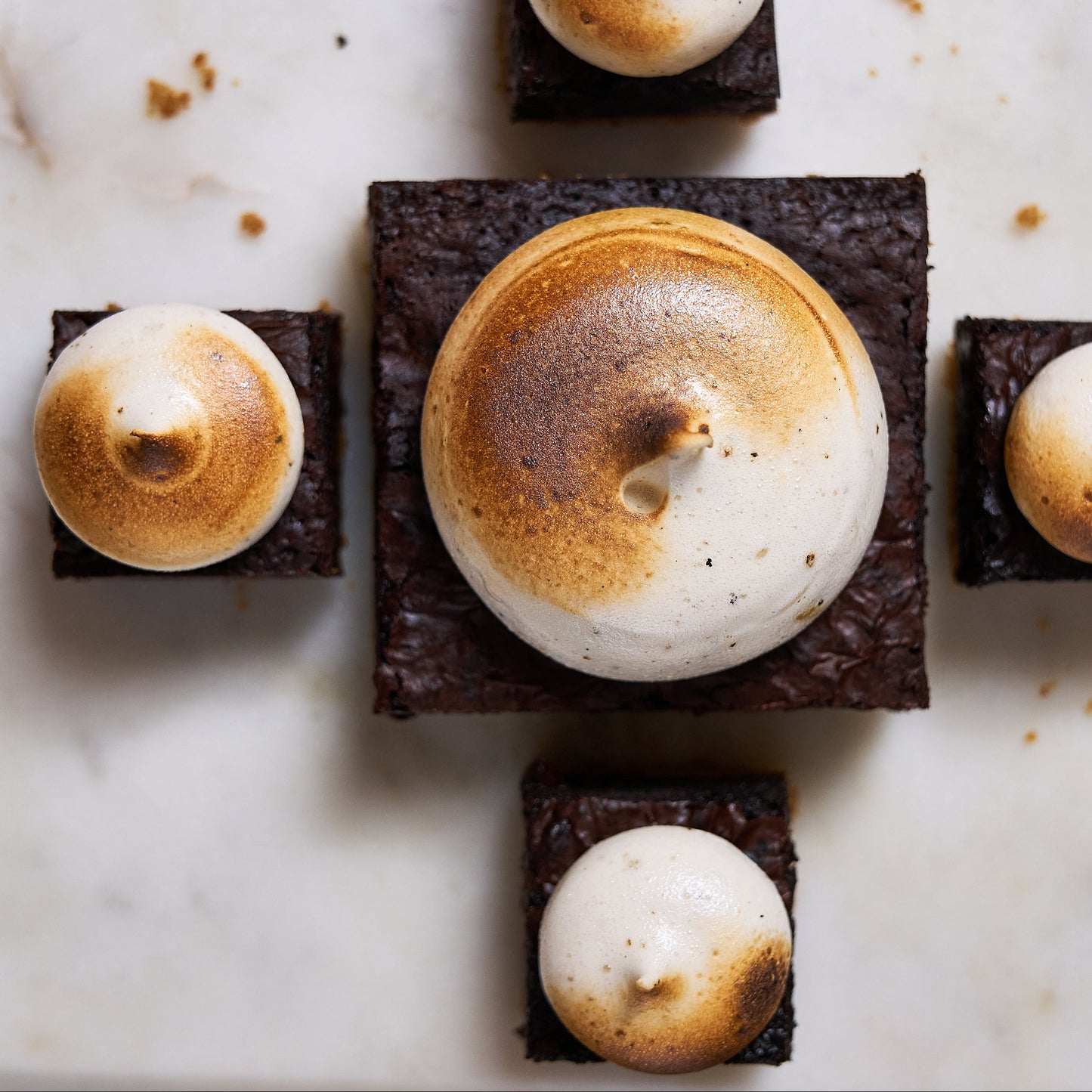 Comparación de tamaño Fogata regular vd Tiny